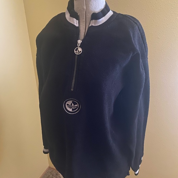 Adidas black and white sweatshirt size L - Picture 5 of 5